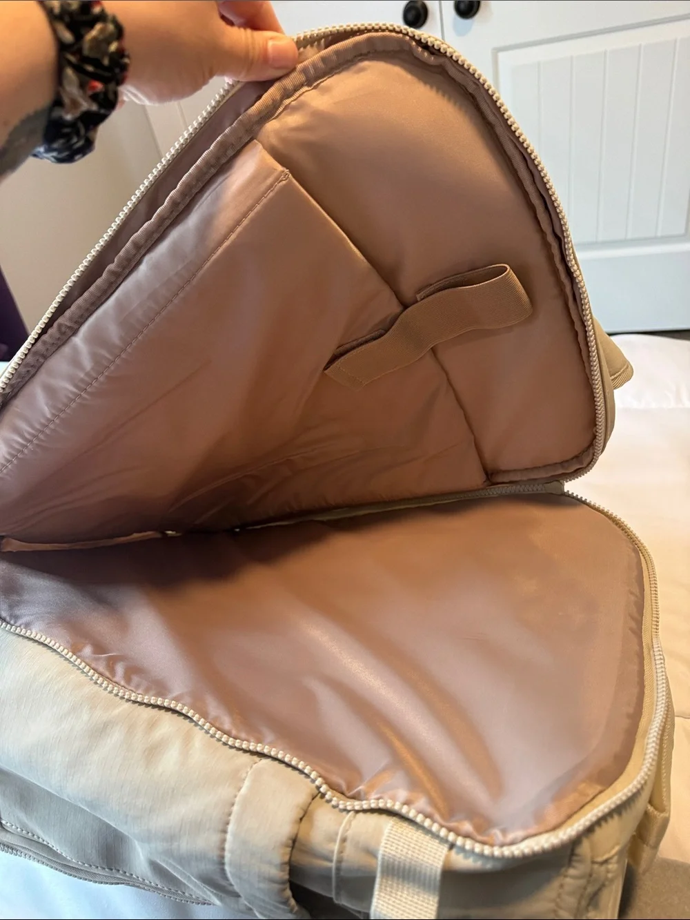 Versatile Beige Women's Travel Backpack - 28L - Picture 4 of 13